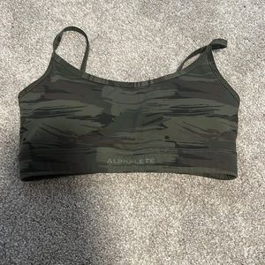 alphalete surface limitless bra in green camo